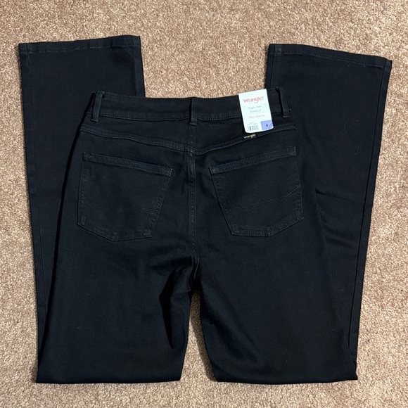 Wrangler Women's Classic Black Straight Leg Jeans - Picture 4 of 4